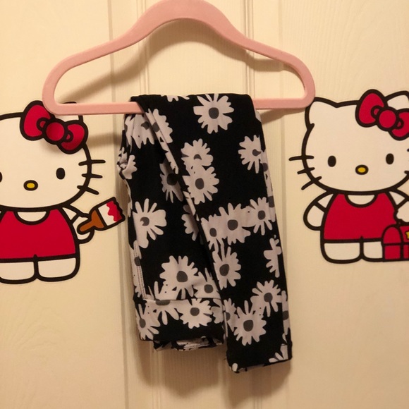 LuLaRoe Other - LuLaRoe Daisy🌻Kids Leggings-S/M Brand New +Bonus!